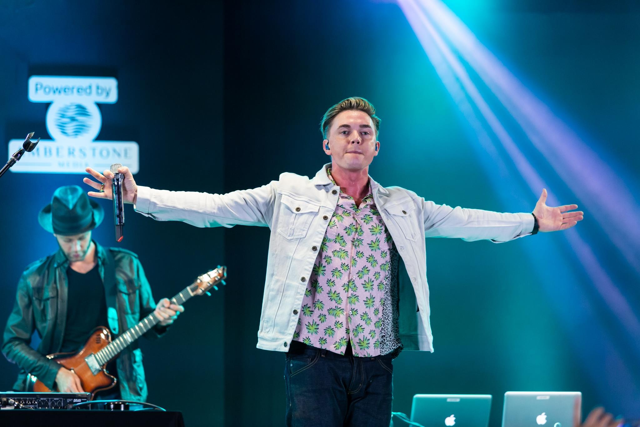 jesse mccartney viet nam anh 4