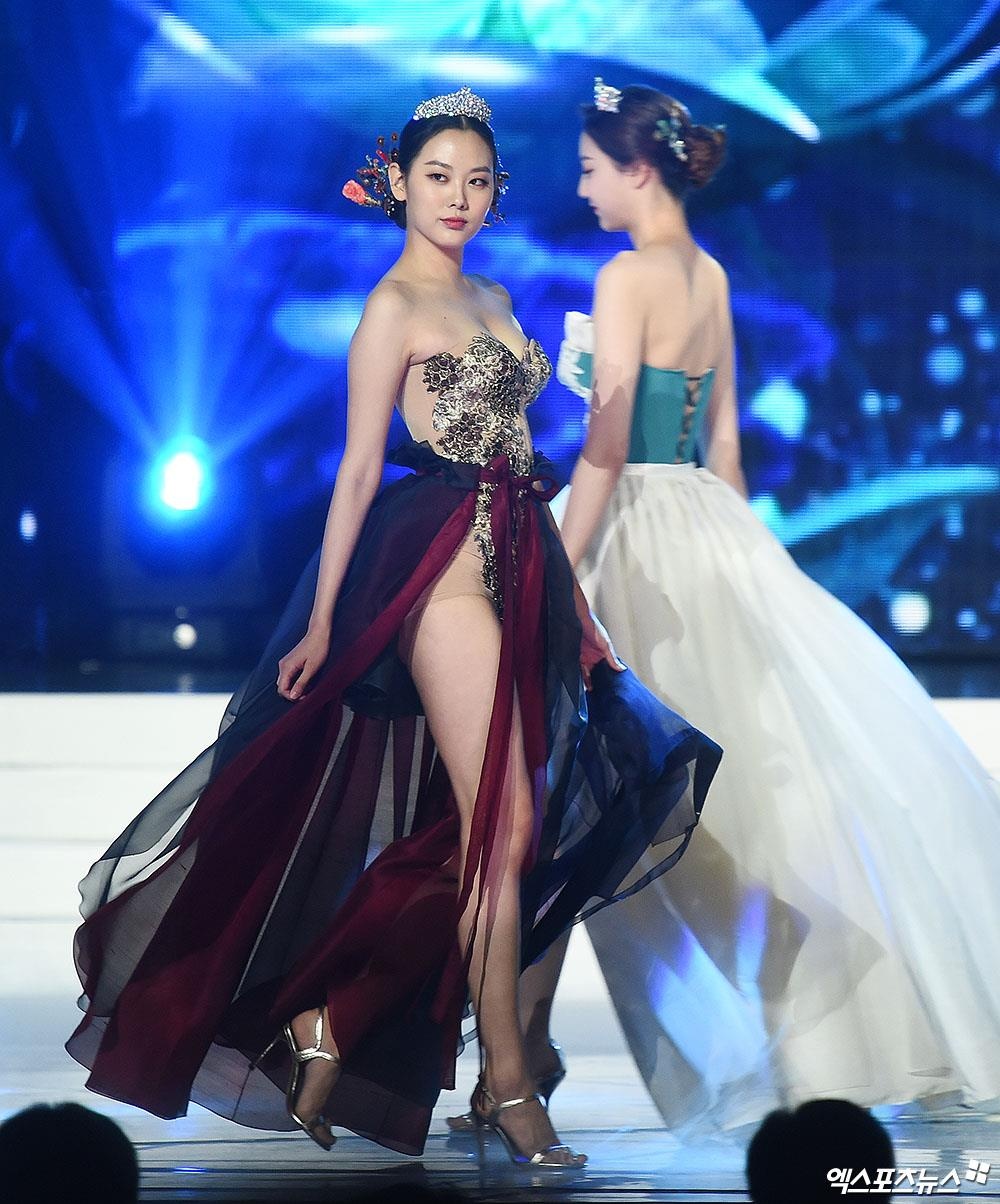 hoa hau han quoc anh 3