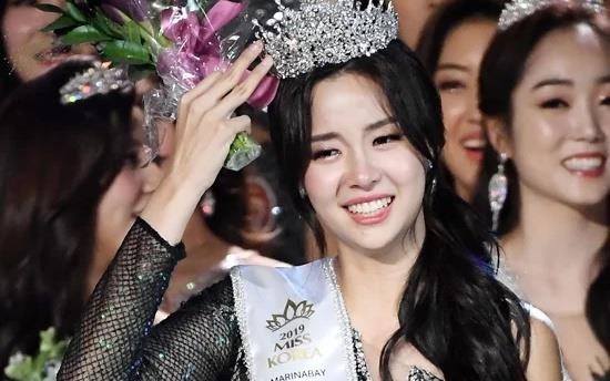 Tan Hoa hau Han Quoc bi ghet bo sau khi lo gia the hinh anh