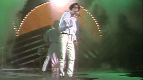 Yang Joon Il bieu dien ca khuc 'Rebecca' vao nam 1991 hinh anh