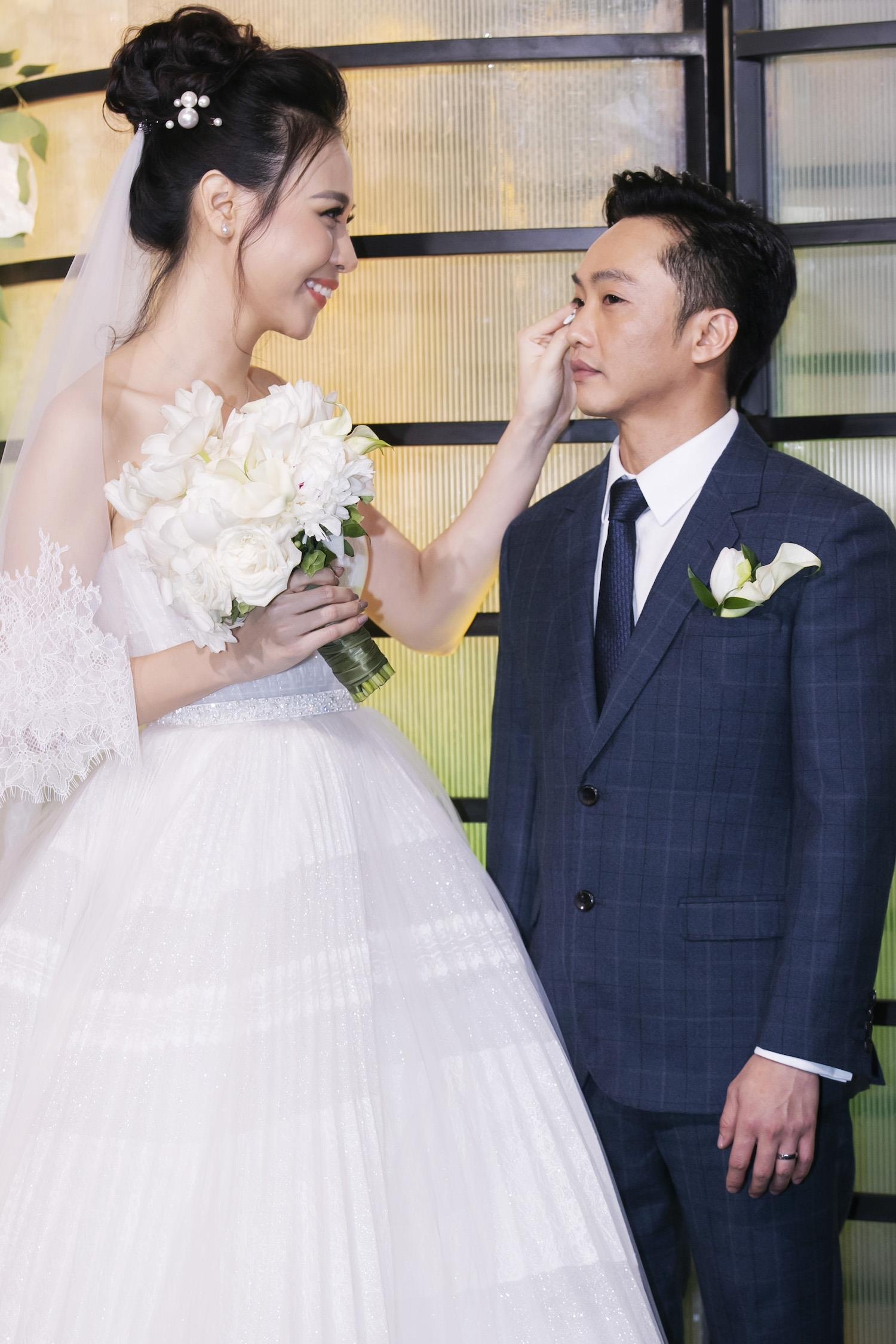 dam cuoi cuong do la anh 1