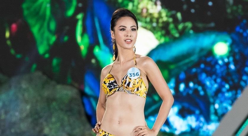 Man trinh dien ao tam nong bong cua dan thi sinh hoa hau hinh anh