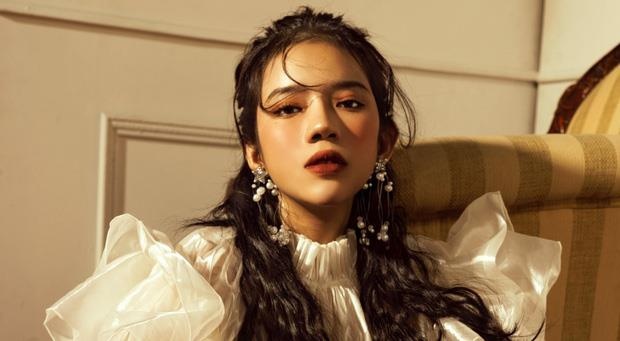 Chu nhan 'Sai nguoi sai thoi diem' ra mat ca khuc an theo hinh anh