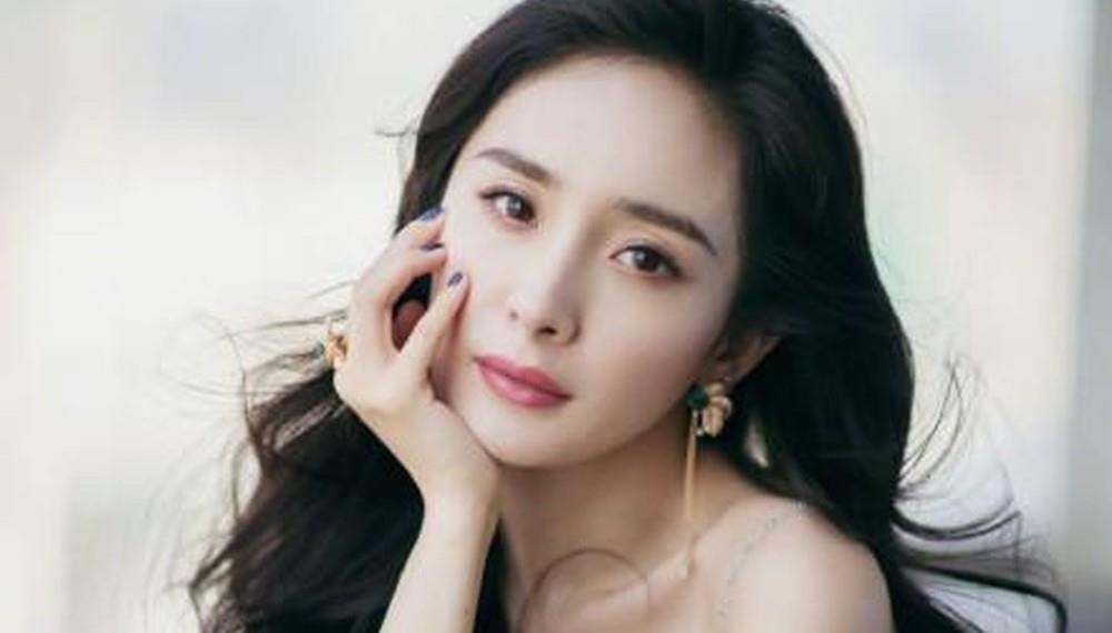 Con gai Duong Mich lanh nhat, khong nhan ra me hinh anh