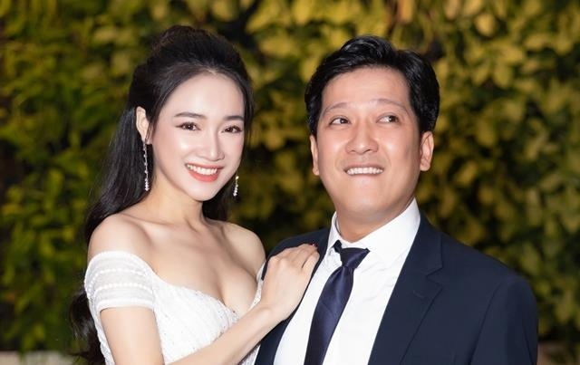 Truong Giang lien tuc khen Nha Phuong dep nhu ngoc nu tren truyen hinh hinh anh