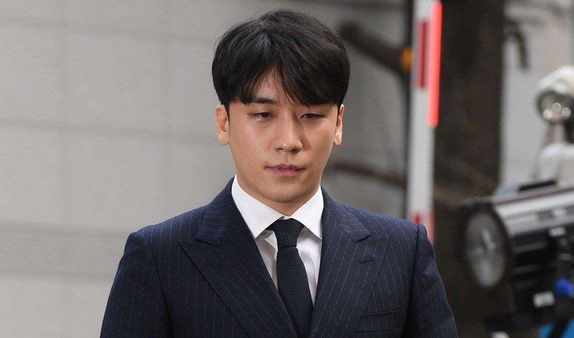 Canh sat luc soat tru so YG tim bang chung danh bac cua Seungri hinh anh