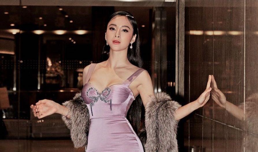 Angela Phuong Trinh mac goi cam, khoac ao long thu gay tranh cai hinh anh