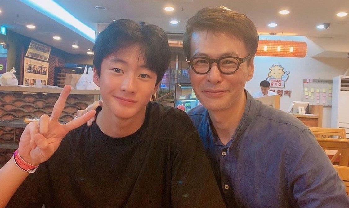 Con trai 14 tuoi cua nhac si nguoi Han noi tieng vi ngoai hinh my nam hinh anh