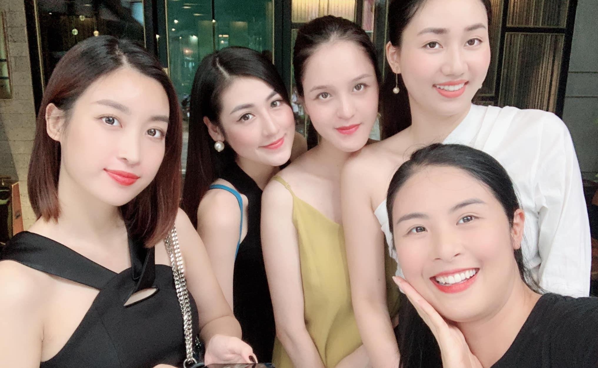 Dan hoa hau, nguoi dep gap go mung sinh nhat A hau Hoang Anh hinh anh