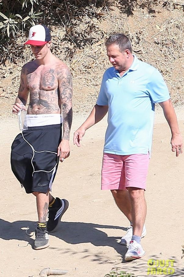 justin bieber khoe than hinh chuan anh 3