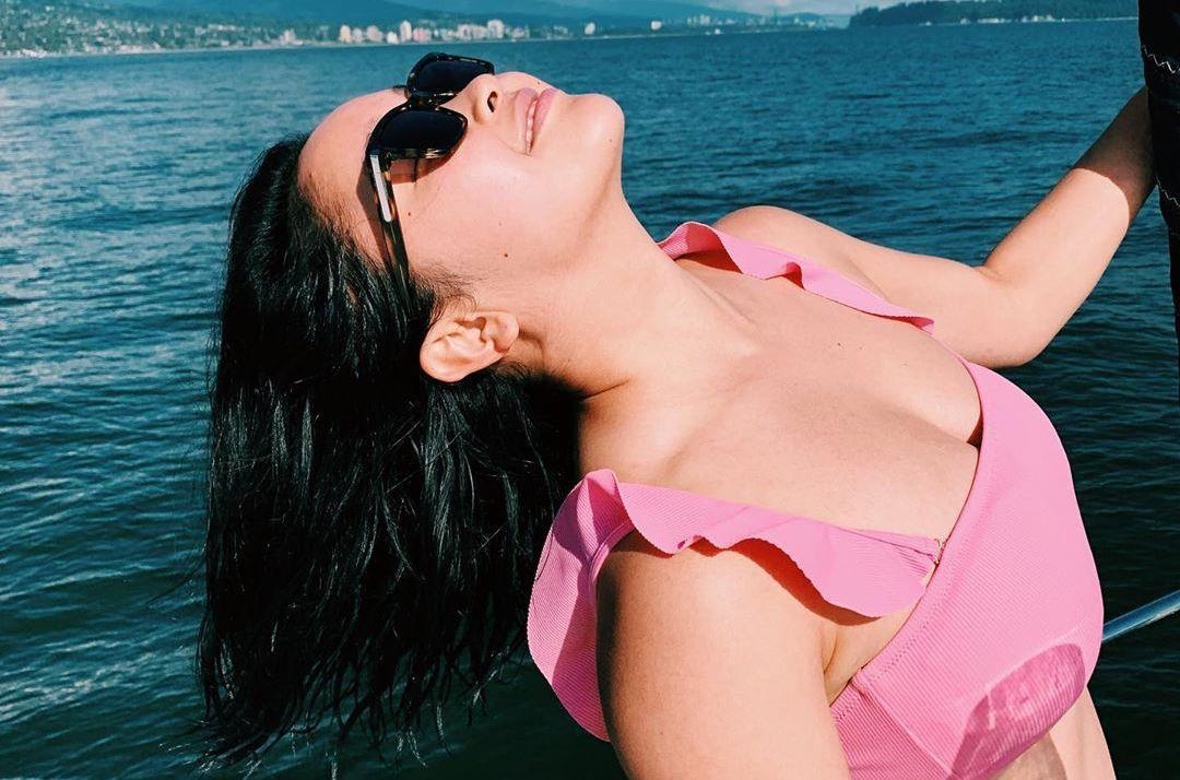 Sao nu goc Can Tho dang anh om hon ban trai hinh anh