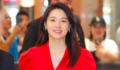 Lee Young Ae xuat hien tuoi tre o tuoi 49 hinh anh