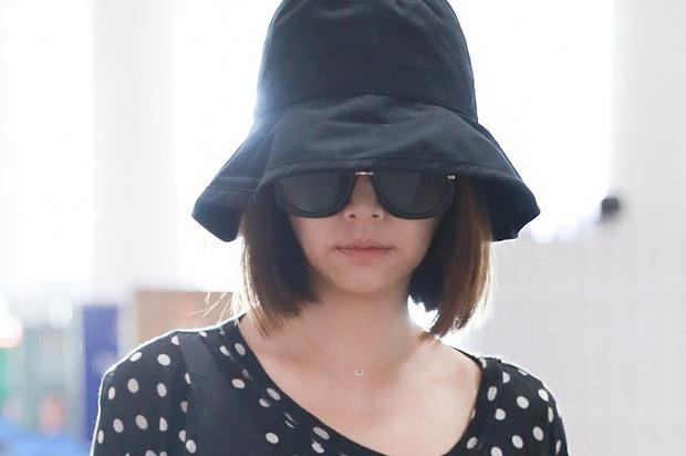 Lam Tam Nhu mac loi thoi tai san bay, bi che kem sac hon dan em hinh anh