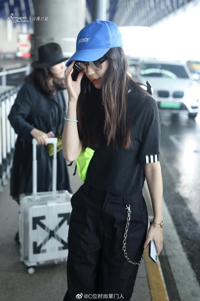 duong mich do dang angela baby o san bay anh 12