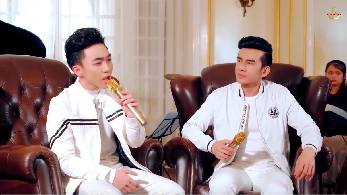 Dan Truong duoc khen tre trung khi ngoi canh hoc tro kem 21 tuoi hinh anh