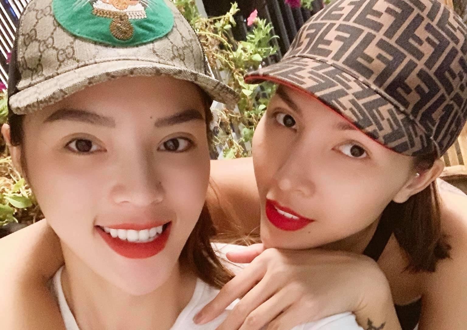 Ky Duyen, Minh Trieu va dan sao Viet chia se hinh anh ngam phao hoa hinh anh