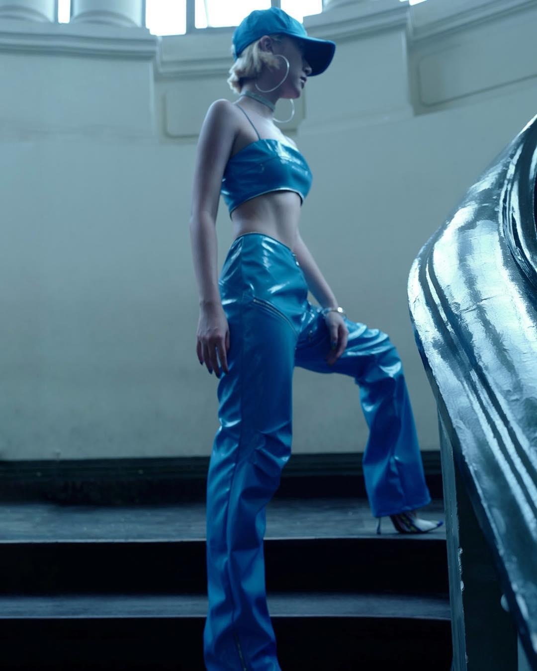 sao viet khoe co bung anh 14