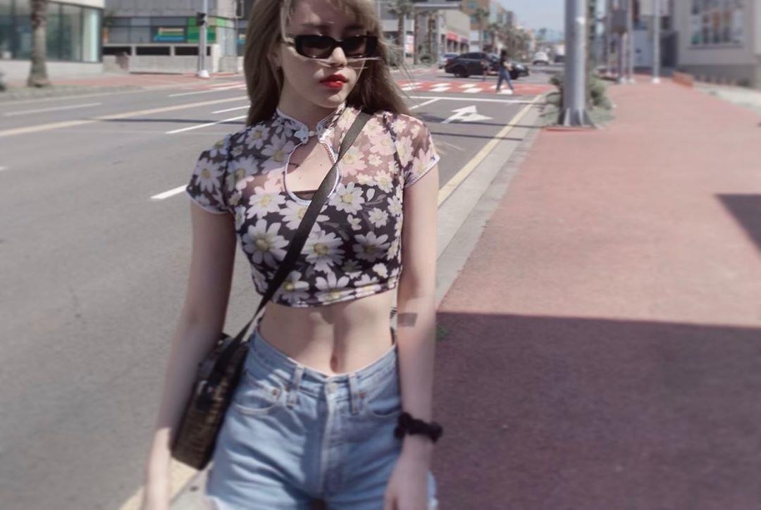 sao viet khoe co bung anh 10