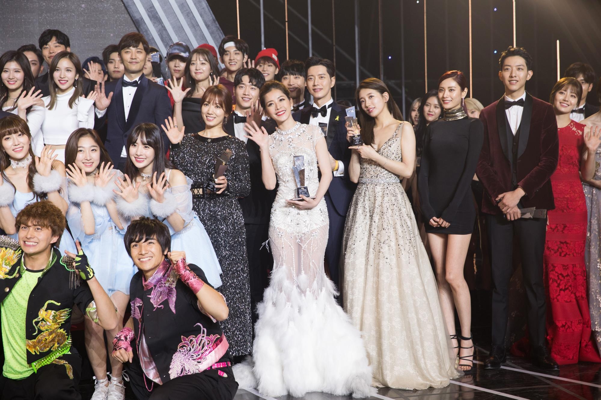 ca si Viet rut khoi giai thuong han anh 4