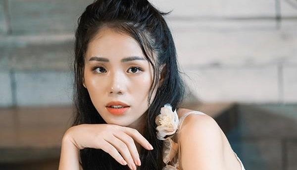 Hien tuong cover Huong Ly ra mat MV co trang co nhieu tinh tiet phi ly hinh anh