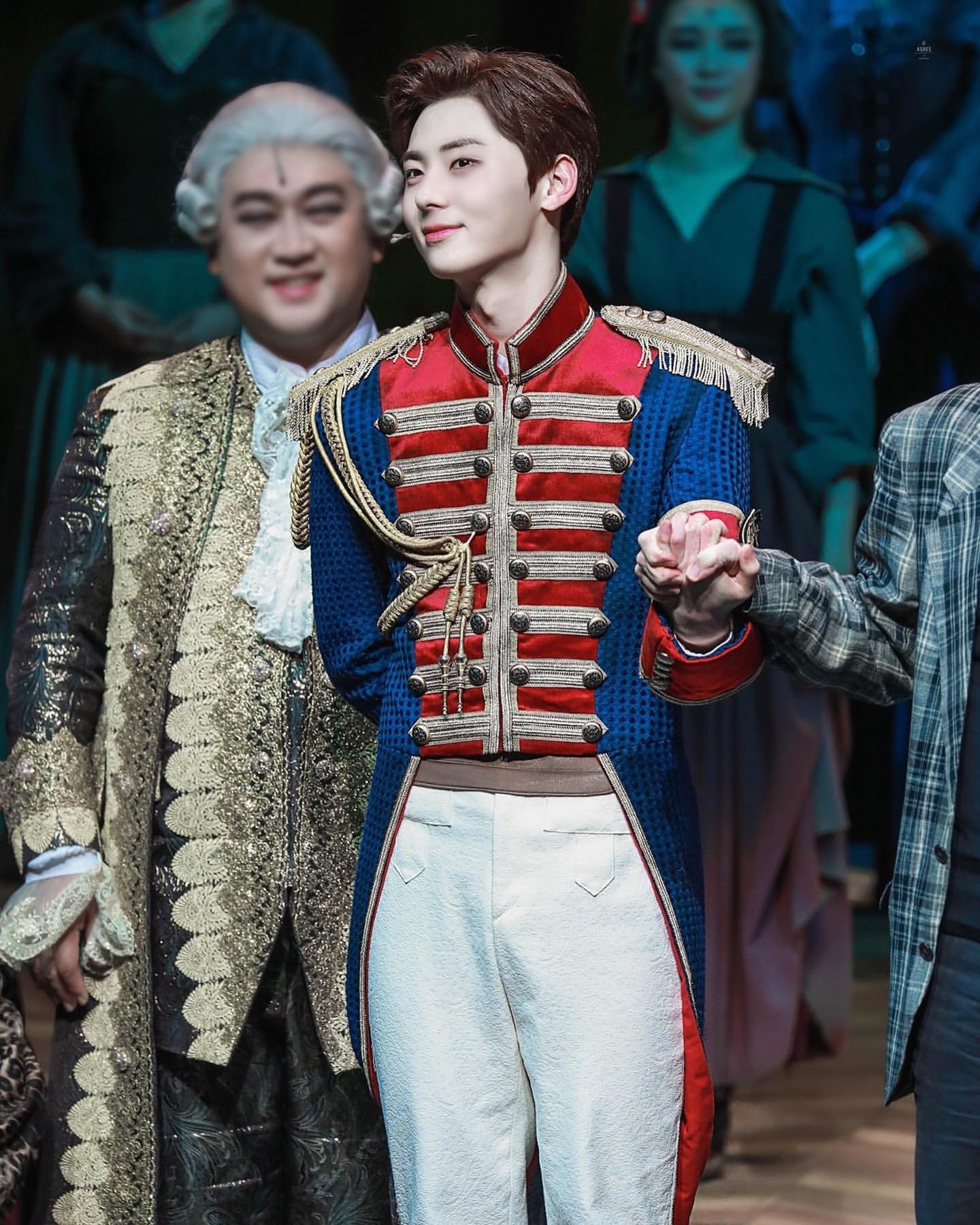 6 nam than tuong dep trai nhat kpop anh 14