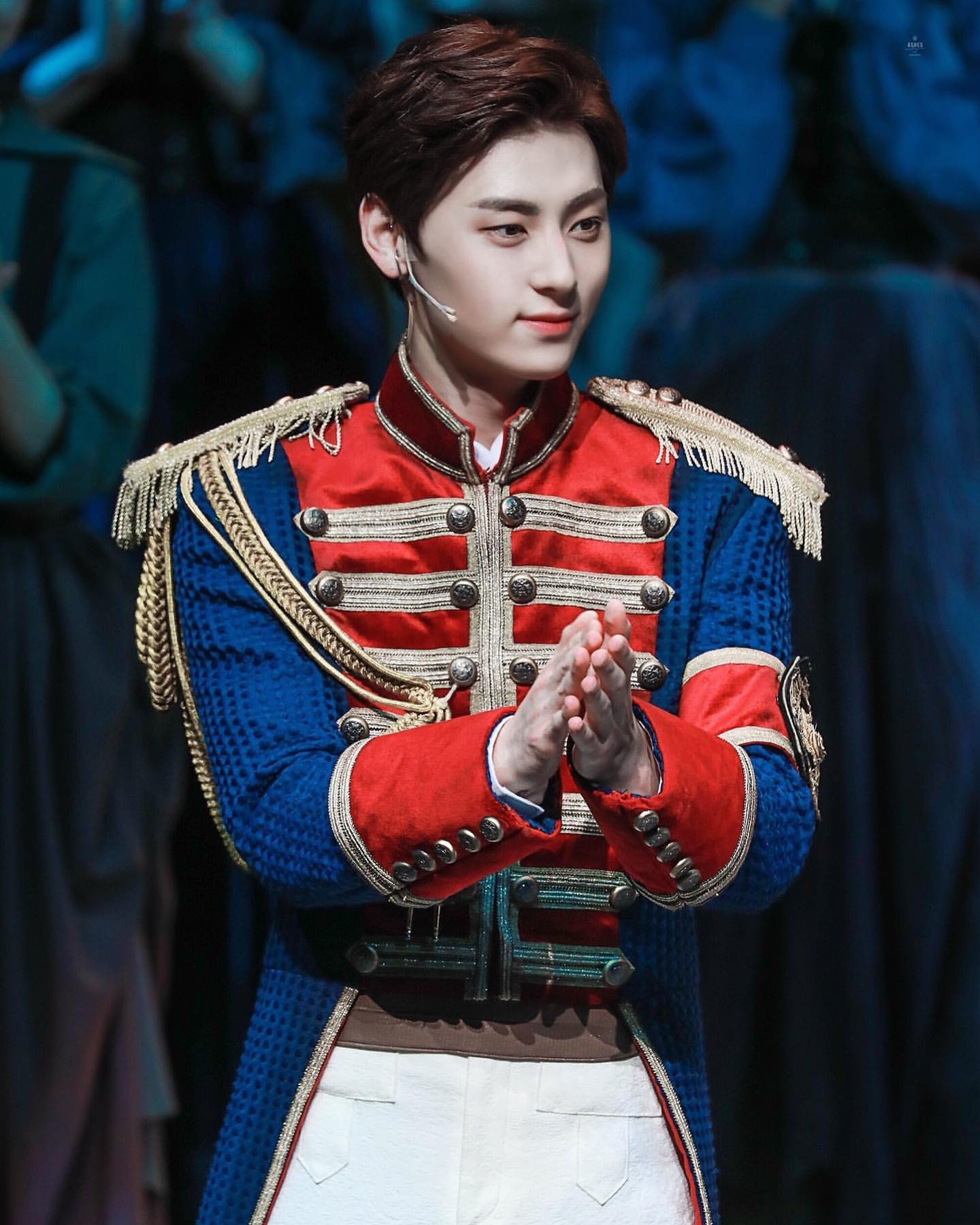 6 nam than tuong dep trai nhat kpop anh 13