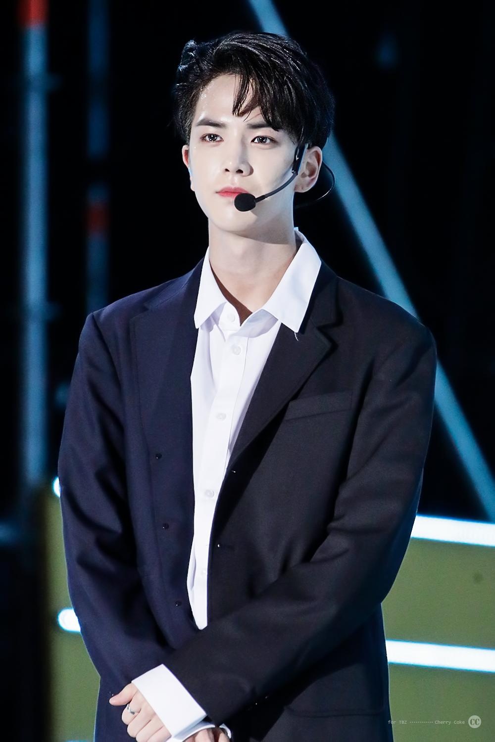 than tuong han duoc tuyen chon tren pho anh 12