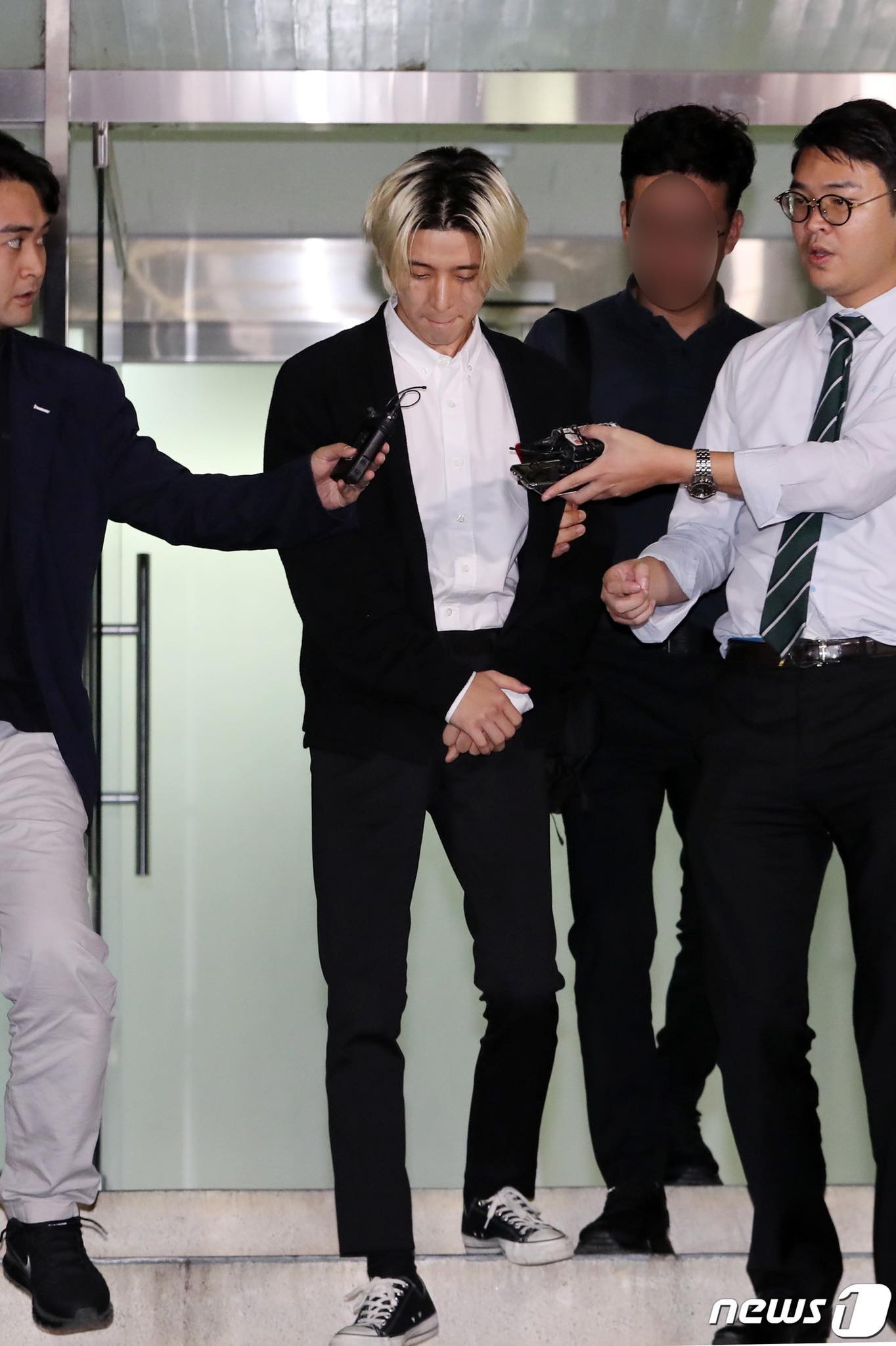 truong nhom ikon bi tham van vi dung ma tuy anh 8