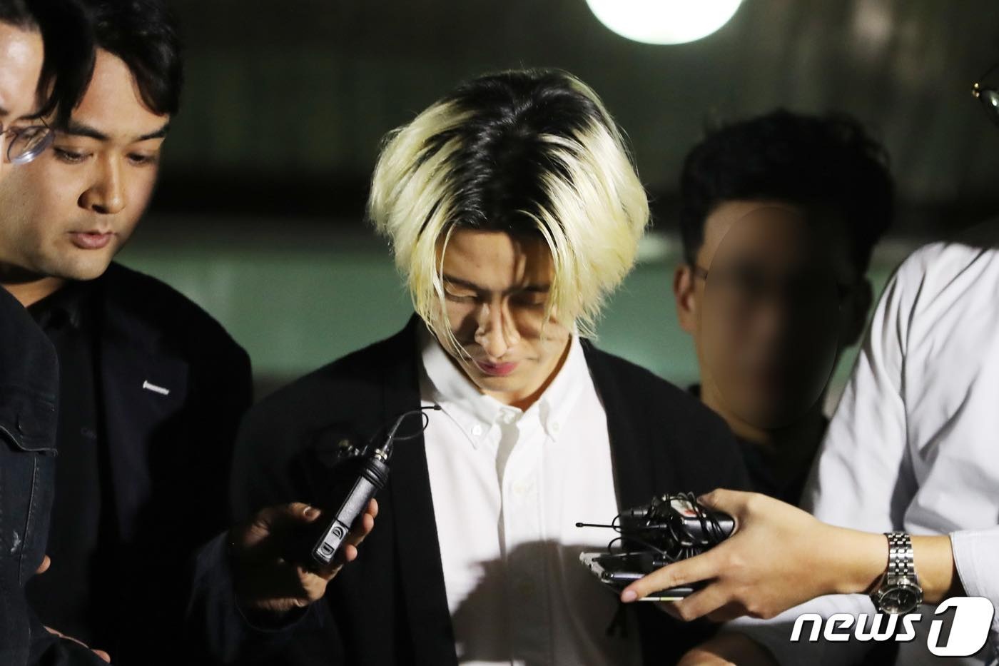 truong nhom ikon bi tham van vi dung ma tuy anh 2