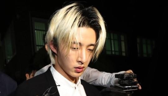 Truong nhom iKON bi tham van suot 14 gio vi cao buoc su dung ma tuy hinh anh