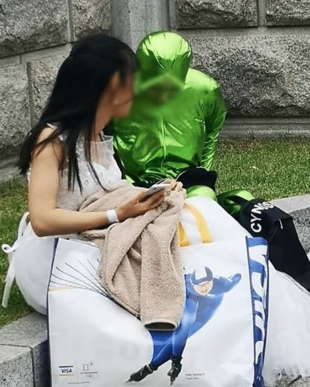 iu nga ngua khi nhin thay fan anh 1