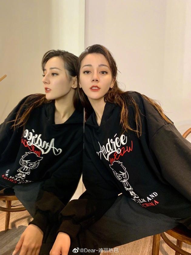 dich le nhiet ba khoe nhan sac trong anh hau truong anh 2