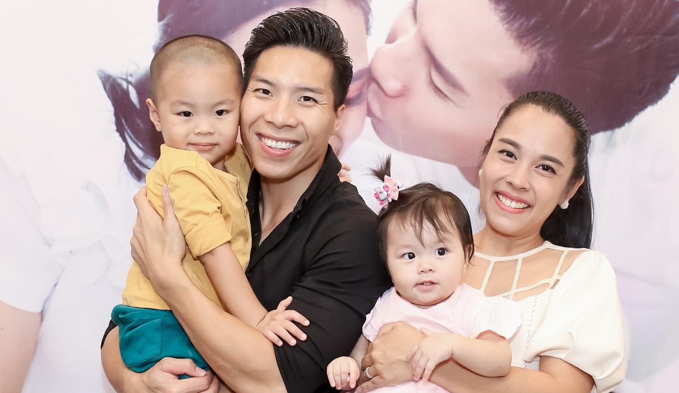 Hoang tu xiec Quoc Nghiep tap hat mot thang, bi vo mang vi sai nhac hinh anh