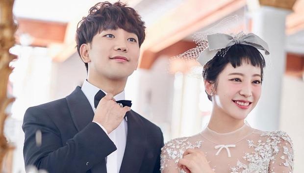 Anh cuoi cua cuu than tuong va dien vien nghiep du hinh anh