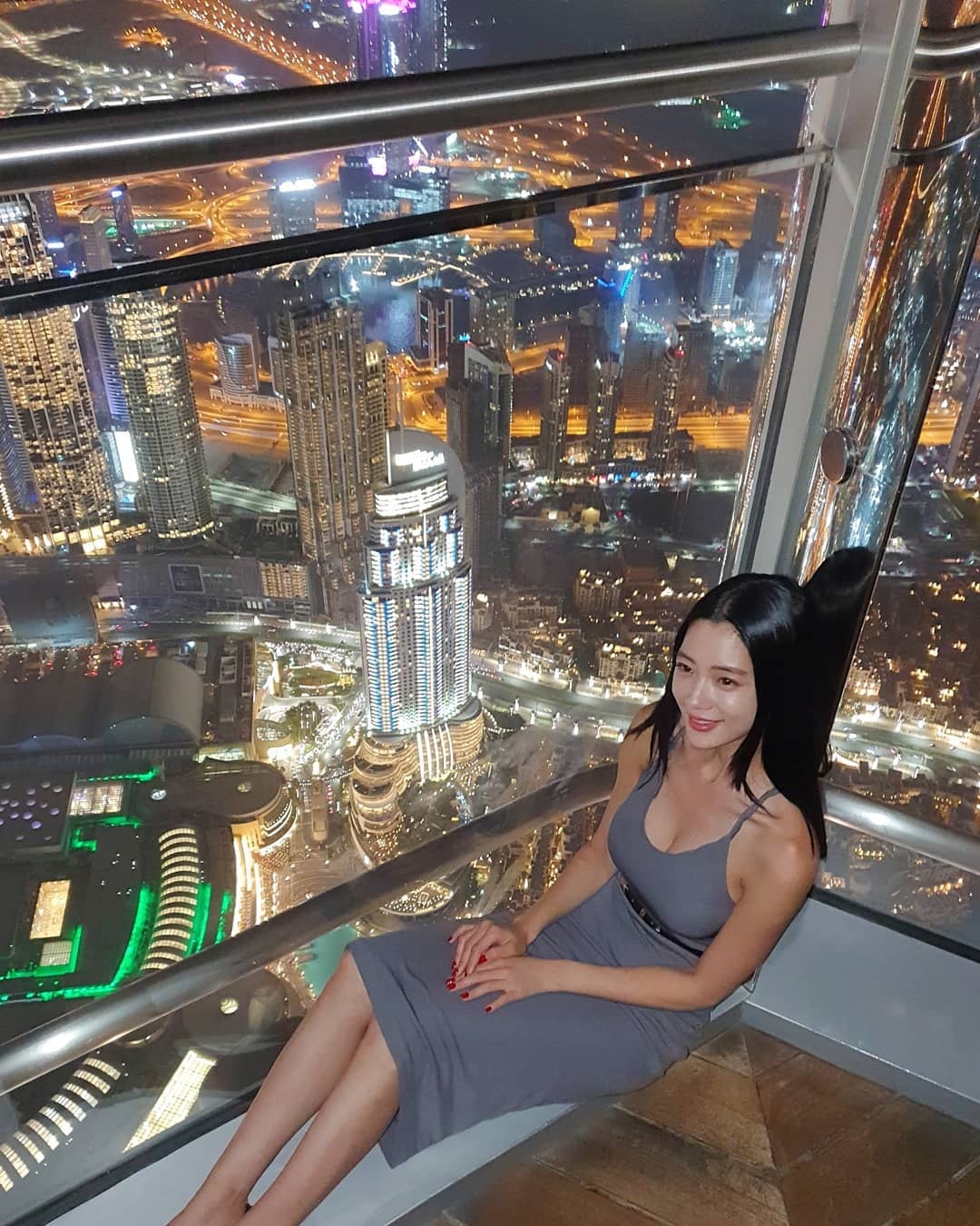 clara khoe dang nong bong trong chuyen du lich anh 5