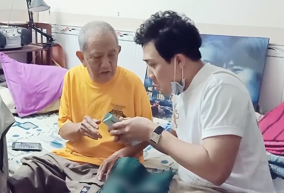 tran thanh truong giang tang tien nghe si mac can anh 2