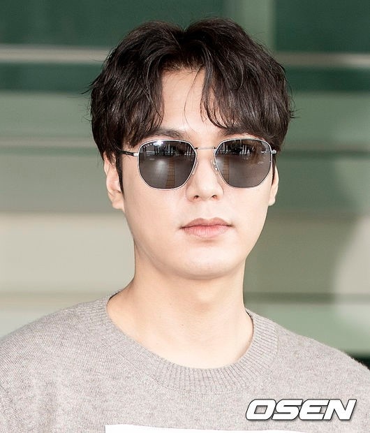 lee min ho dien trai tai san bay anh 1