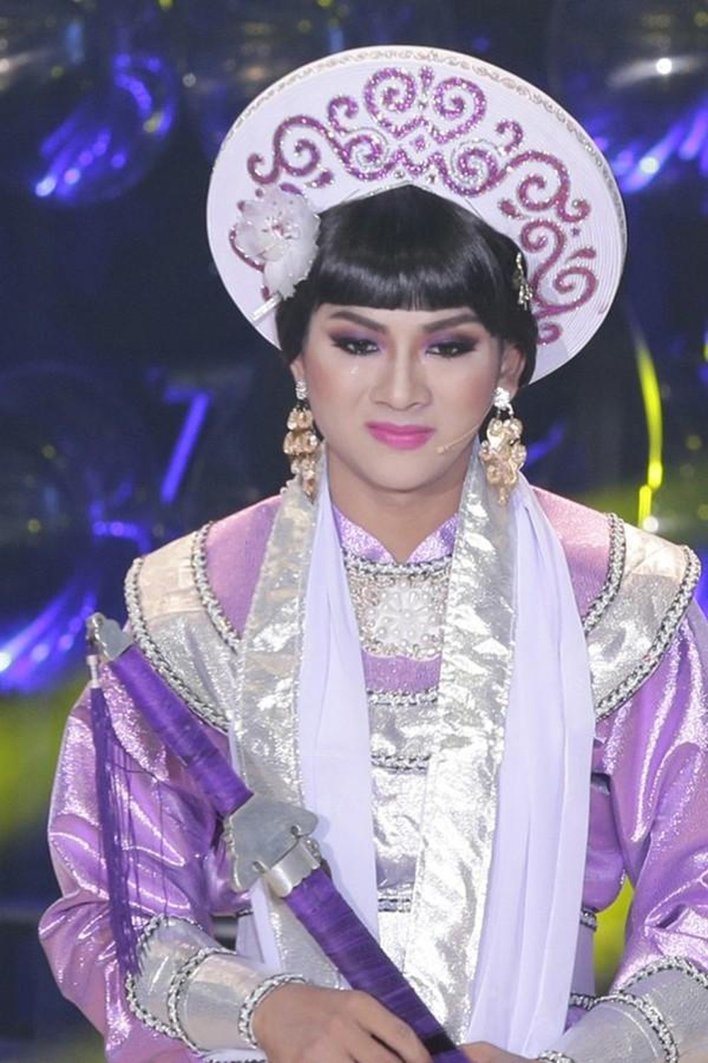 sao viet ngat xiu vi lam viec qua suc anh 10