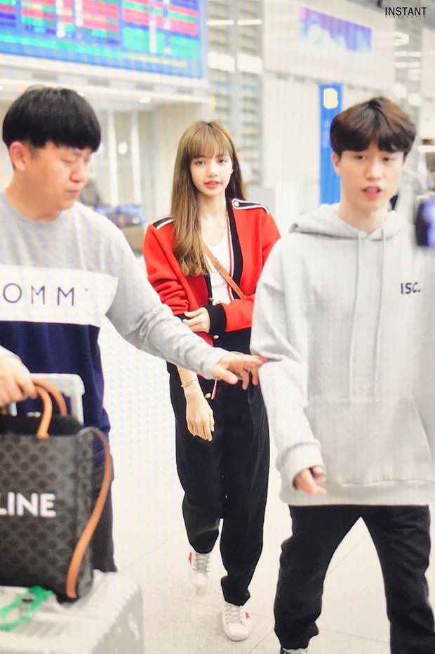 lisa black pink mac dep o san bay anh 5