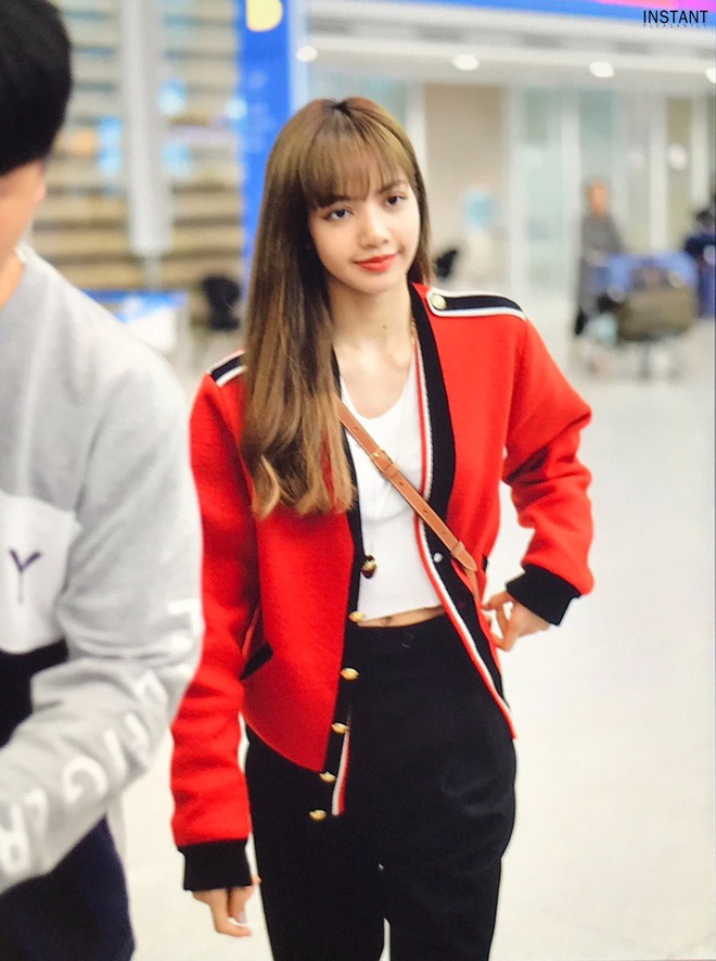 lisa black pink mac dep o san bay anh 4