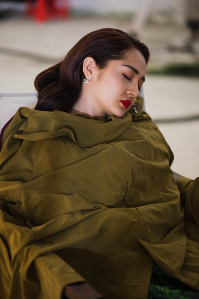 sao viet ngat xiu vi lam viec qua suc anh 5