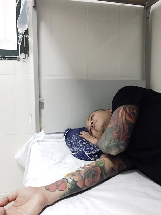 sao viet ngat xiu vi lam viec qua suc anh 12