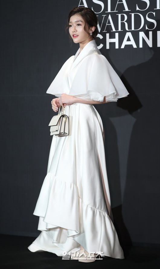 yoona dep lan at dan dien vien noi tieng anh 28