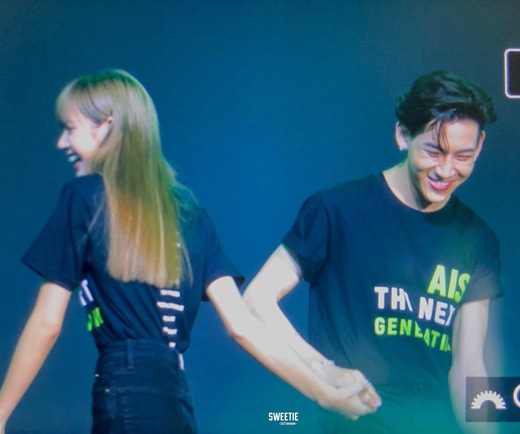 hinh anh lisa khien dan sao thai lan nguong mo anh 8