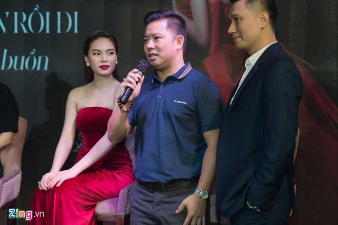 Viet Anh dong canh tinh cam voi vo ban anh 2