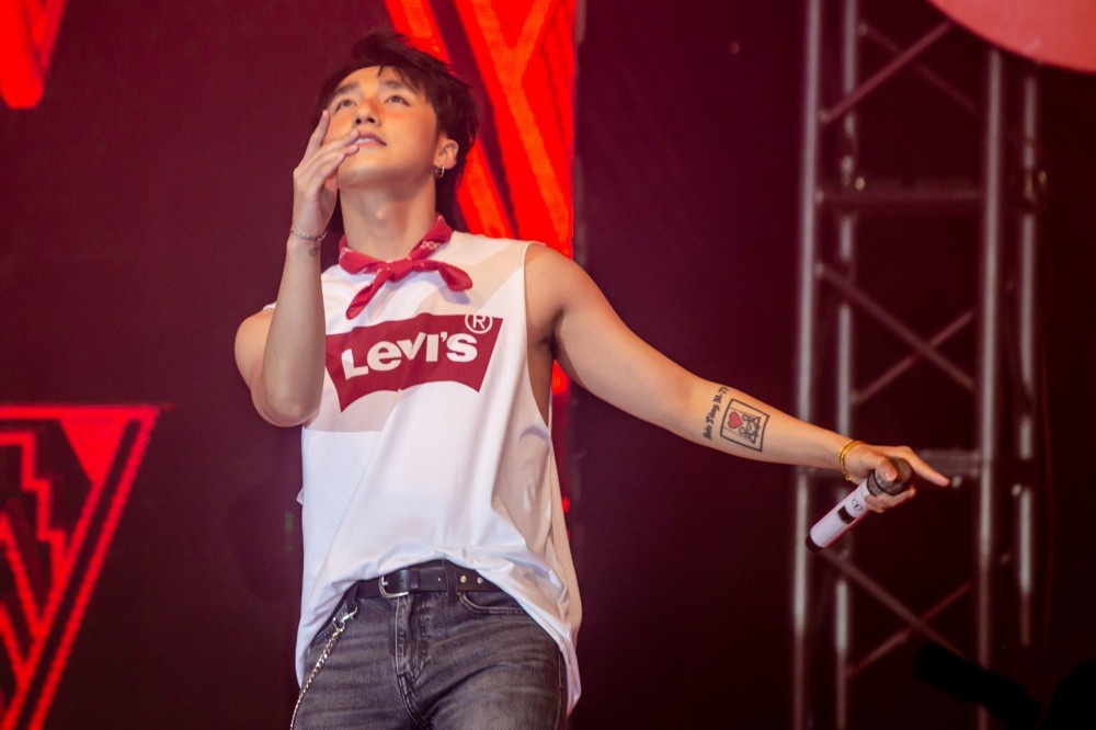 son tung m-tp 7 nam ca hat anh 12