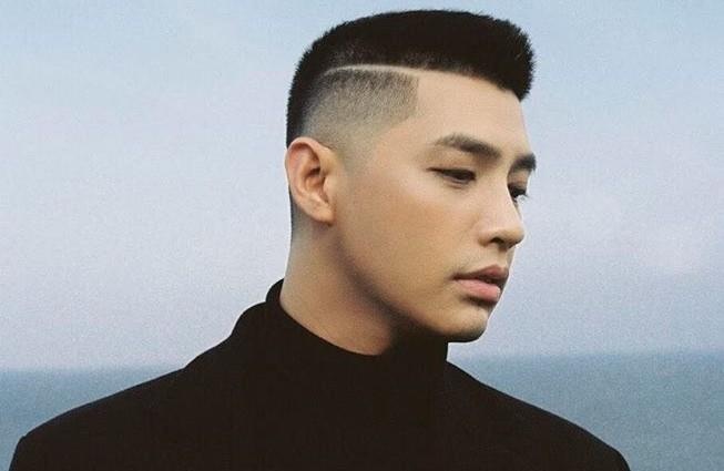 Noo Phuoc Thinh gui hoa vieng fan nu qua doi vi ung thu hinh anh