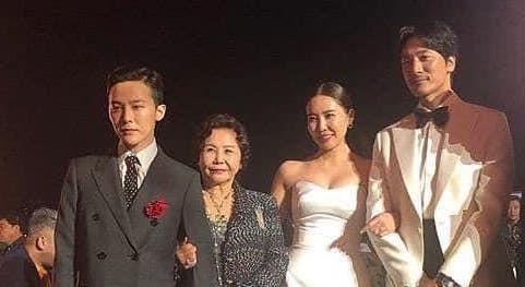 G-Dragon dien trai trong le cuoi cua chi gai hinh anh