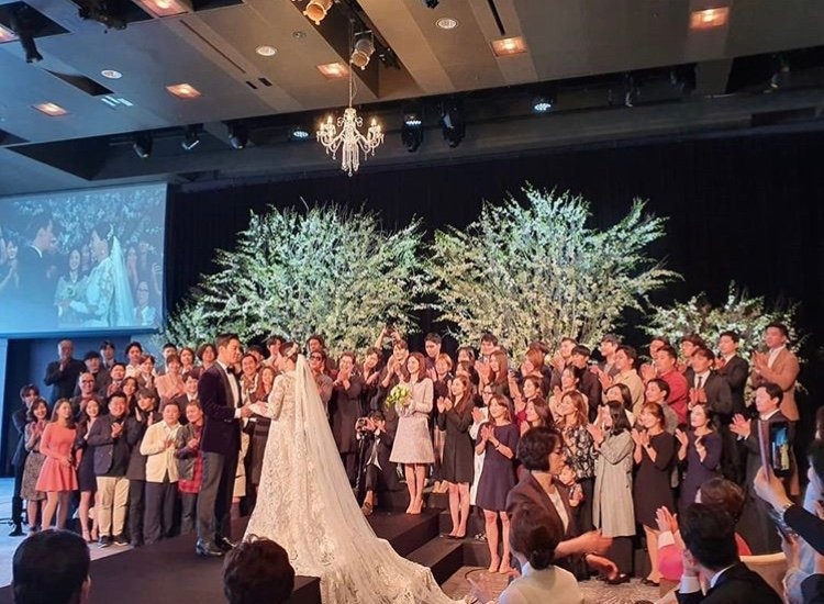 dan sao han hang a du dam cuoi anh 4