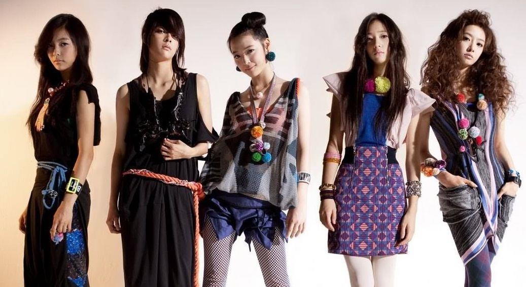 Victoria dang anh nhom f(x), gui loi tien biet Sulli hinh anh